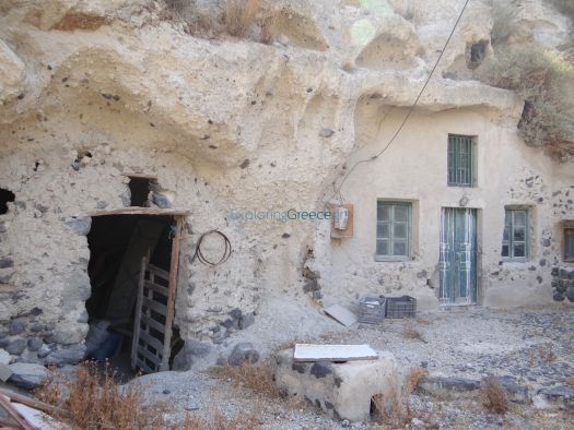 Cyclades - Santorini - Vothonas - Cave Houses