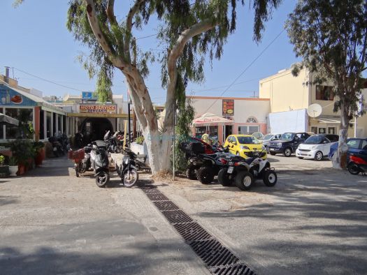 Cyclades - Santorini - Messaria - Moto Service